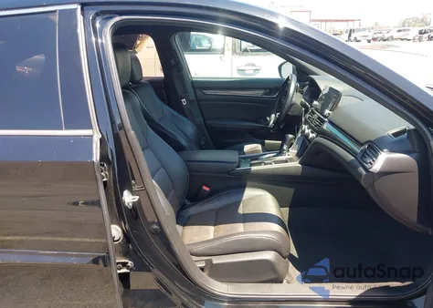 2018 Honda Accord Sport z USA, uszkodzony, nr VIN 1HGCV1F32JA222865